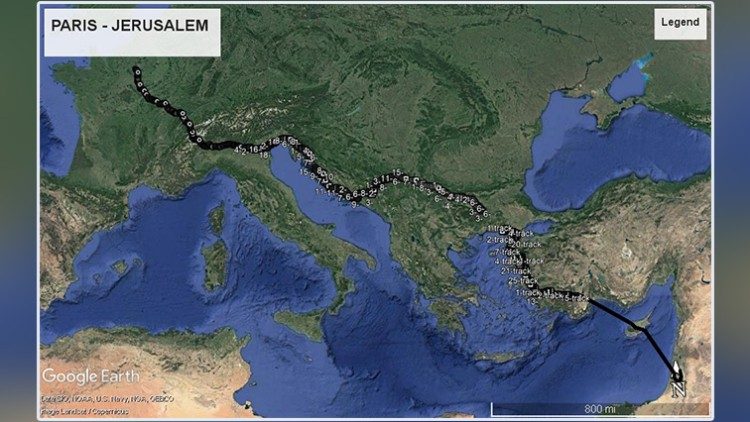 De negro, el camino entre París y Jerusalén